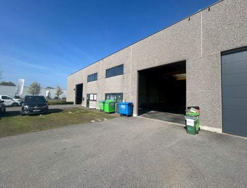                                         Bedrijfsgebouw te huur in Lovendegem, € 1.600
