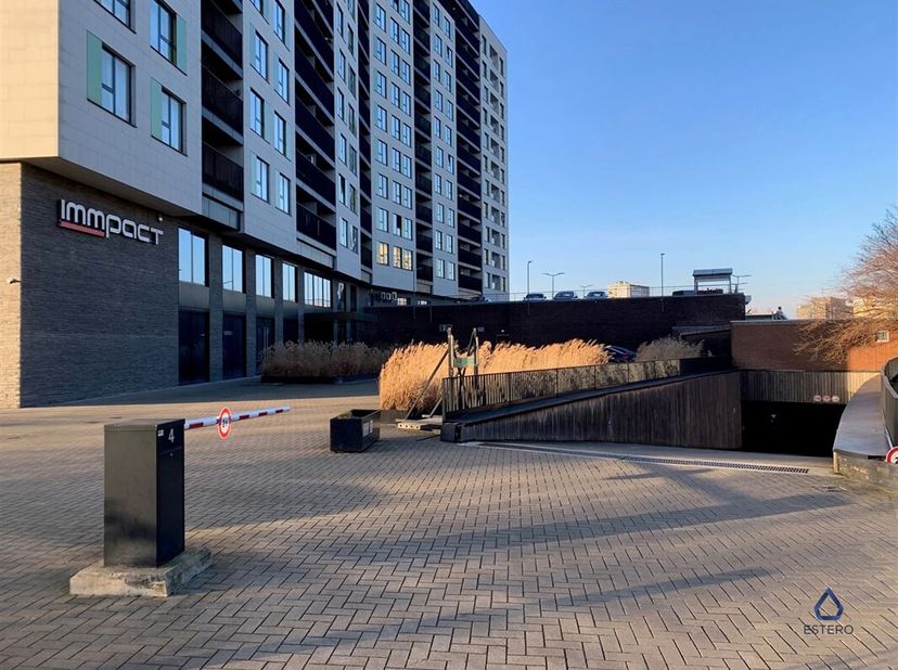 Ondergrondse staanplaats te huur in residentie Fenix.&lt;br /&gt;
Bij interesse, mail naar aziz@estero.be