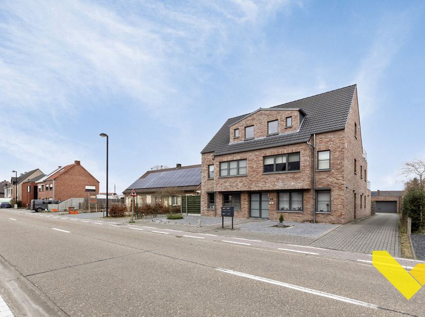 Bekijk zeker de 3D virtuele rondleiding en wandel van thuis uit al door het appartement en krijg zo een perfect beeld van dit prachtig gelijkvloers ap
