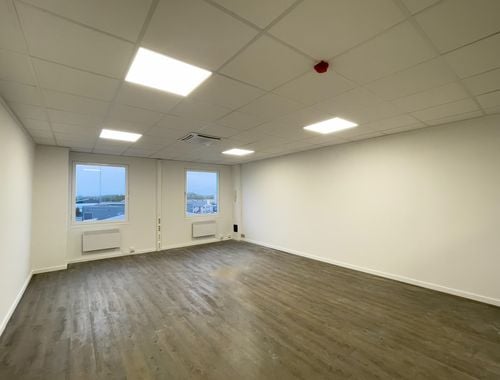                                         Espace de bureaux à louer à Drongen, € 700
