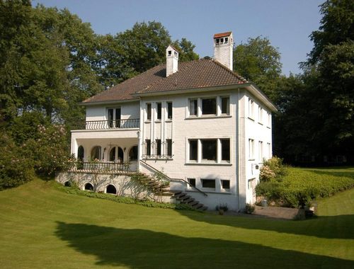                                         Villa te huur in Sint-Martens-Latem, € 2.400
