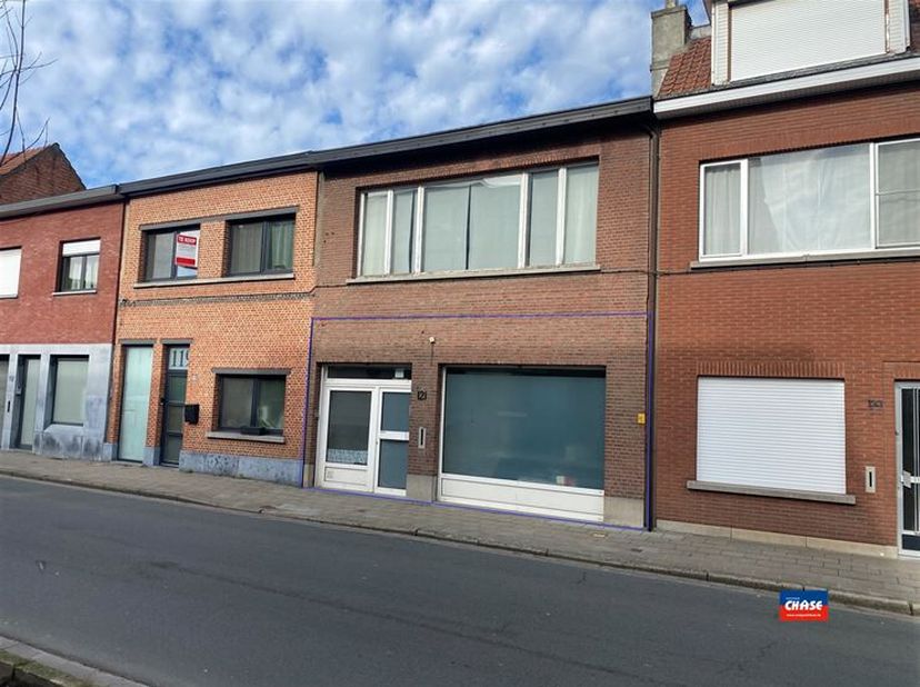 HOBOKEN | BUREAUX (295m²) AVEC BUREAU SUR LA ROUTE CENTRALE DES INVENTAIRES | EPC D (non résidentiel)&lt;br /&gt;
Aménagement comme suit : hall d&#039;entrée, es
