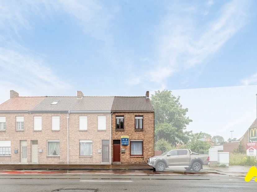 Deze prachtige gerenoveerde woning ligt nabij de &quot;Oosthoek&quot; van De Panne, dicht bij de verbindingsweg Veurne/Koksijde.&lt;br /&gt;
Een perfecte locatie voor