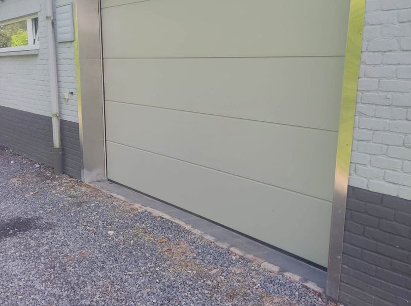Prachtige ruime loods/opslagruimte te huur in Genk&lt;br /&gt;
&lt;br /&gt;
Prachtige ruime loods/opslagruimte (+/- 150 m2) te huur dichtbij centrum Genk.  De loo