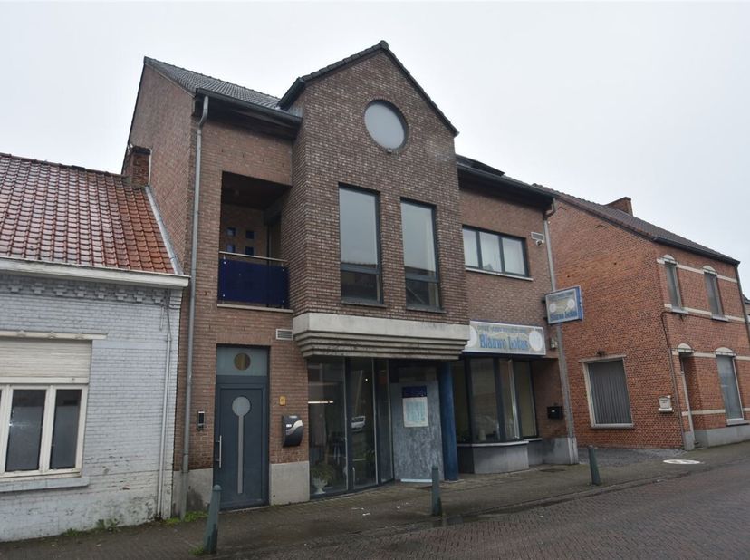 NIEUW BIJ C21 ANIMO!!!&lt;br /&gt;
Handelspand met woonst te koop in Koersel-centrum!&lt;br /&gt;
Dit handelspand is gelegen in Koersel-centurm, een commerciële t