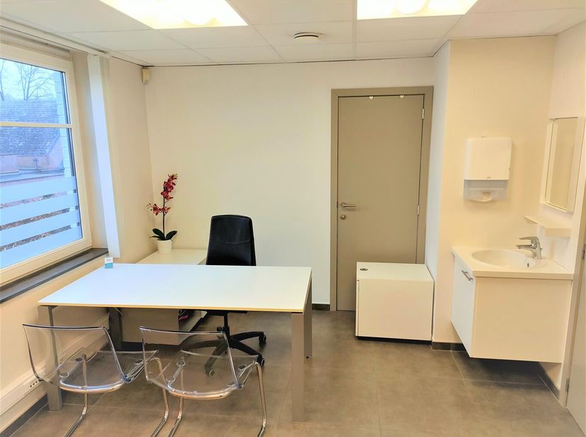 Pour 14 m²: loyer &quot;All In&quot; = 700euro Pour 19 m²: loyer &quot;All In&quot;= 850euro Pour 30 m²: loyer &quot;All In&quot;= 1250euro