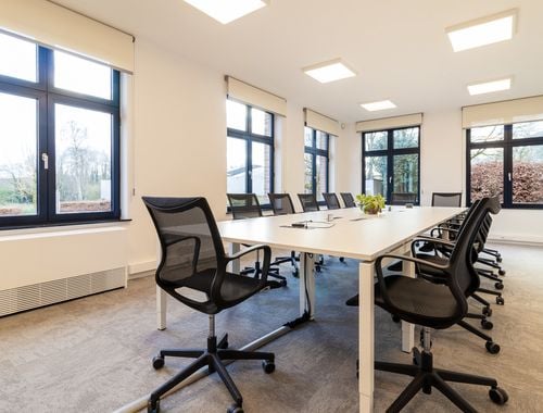                                         Kantoorgebouw te huur in Wavre, € 975
