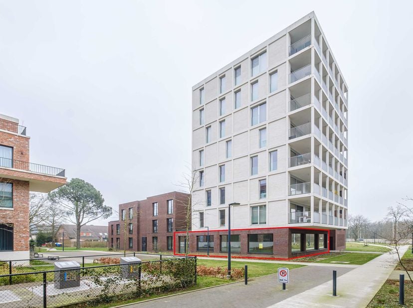 CASCO COMMERCIËLE RUIMTE &lt;br /&gt;
 &lt;br /&gt;
Centraal gelegen CASCO gelijkvloerse commerciële ruimte nabij het centrum van Herentals binnen de Ring.  &lt;br /