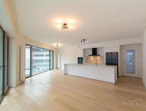                                         Appartement à louer à Bruxelles, € 2.000
