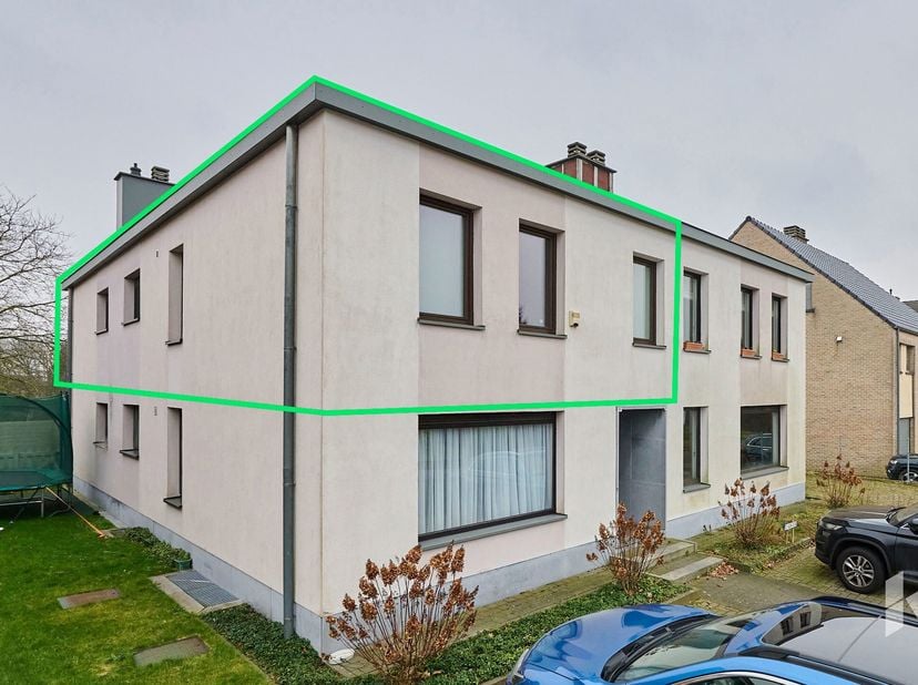 Op te frissen appartement (103m²) met 2 slaapkamers, een terras en kelderberging nabij het centrum van Lommel.&lt;br /&gt;
INDELING:&lt;br /&gt;
Eerste verdieping