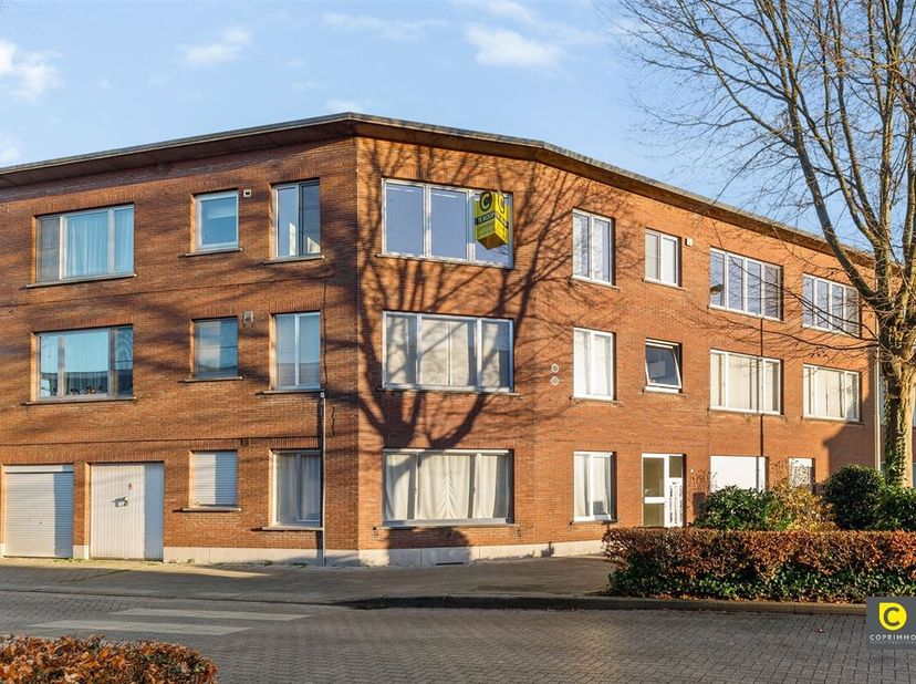 Recent gerenoveerd 2 slpk app op gegeerde locatie&lt;br /&gt;
Gelegen in het centrum van het charmante Hove op wandelafstand van winkels, supermarkt, openba