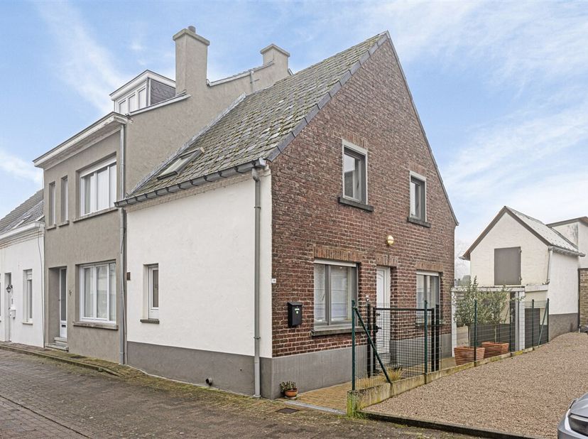 Propriété de charme à Erpe-Mere&lt;br /&gt;
Au coeur d&#039;Erpe-Mere, découvrez cette charmante maison à faible consommation d&#039;énergie, idéale pour les personne