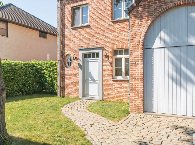 Tijdloze pastoriewoning in het groene Tervant - KIJKDAG ZA 17 MEI (OP AFSPRAAK)&lt;br /&gt;
In een rustige en groene omgeving in Paal, op amper vijf minuten