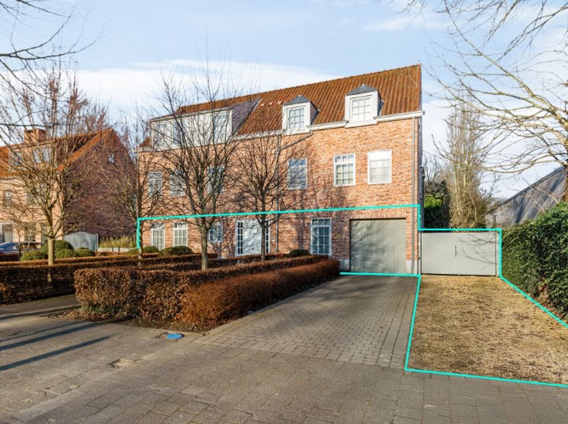 Gelijkvloersappartement op toplocatie in Kontich&lt;br /&gt;
Ontdek dit instapklare gelijkvloersappartement, gelegen op een uiterst gunstige en residentiële
