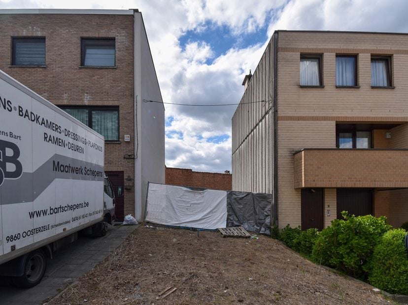 TRIOR Jette vous propose à la frontière de Berchem St Agathe / Molenbeek Saint Jean, non loin du Bld Mettewie, ce terrain de +/- 136m², possibilité de