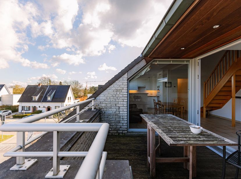 Ruim 3-slaapkamer appartement met garage in De Pinte!&lt;br /&gt;
EPC:  B&lt;br /&gt;
Mobi-score:  7,9/10&lt;br /&gt;
Dit moderne appartement in het Salviapark 1 in De