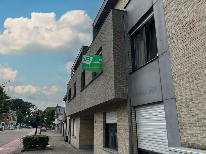 Appartement met 2 slaapkamers, bureau en ruim terras in Schilde!&lt;br /&gt;
&lt;br /&gt;
Op zoek naar een appartement te huur met drie slaapkamers en een ruim te