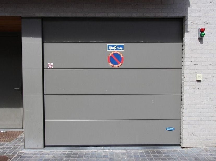 Ondergrondse parkeerplaats P3 in het centrum van Gistel, op een boogscheut van de markt.&lt;br /&gt;
Dat alles vervat in een stijlvol, functioneel en duurza