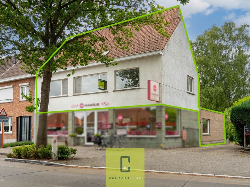 BEZOEKDAG 4/6 STARTPRIJS  op afspraak .Deze ruime half open bebouwing in Assebroek is de perfecte woning voor gezinnen die op zoek zijn naar veel ruim