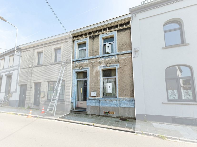 Référence Agence : V7170-434&lt;br /&gt;
*** VISITE VIRTUELLE : https://immo360.immo-facile.com/vtour/fr/zjd4i2 ***&lt;br /&gt;
Maison à rénover avec beaucoup de