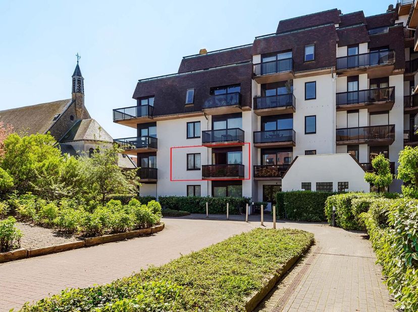 Situé dans un emplacement central à Coxyde, à proximité immédiate des transports en commun et à quelques pas de la plage, ce studio charmant constitue