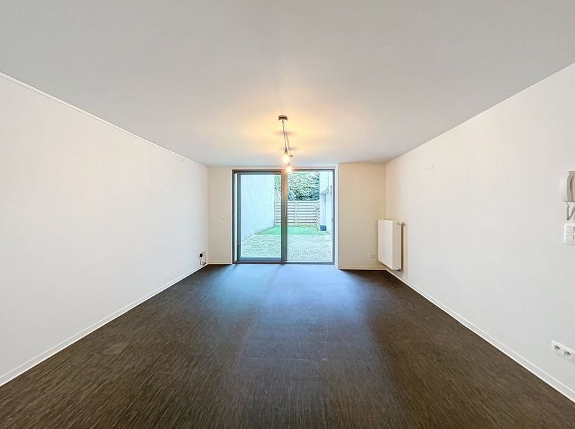 Leuk appartement met 1 slaapkamer in het centrum van de stad.&lt;br /&gt;
Achteraan het appartement is een ruim zuidgericht terras (60m²) + tuin.&lt;br /&gt;
Vold