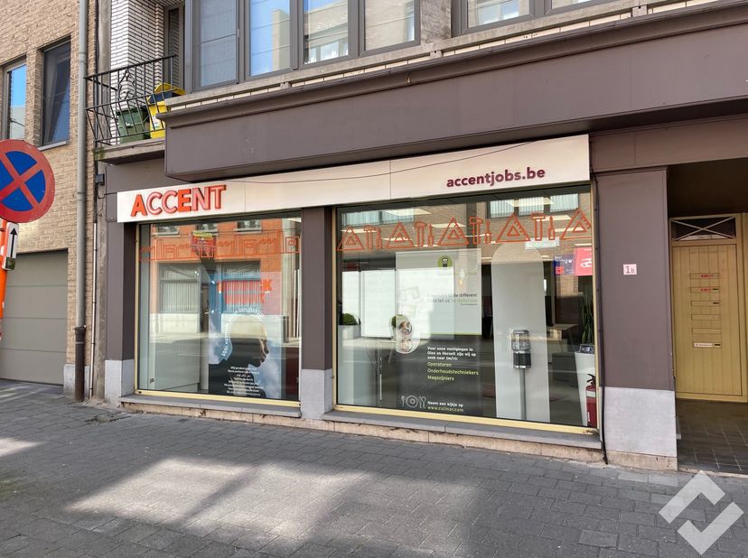 Bien professionnel à louer
                    à 2440 Geel