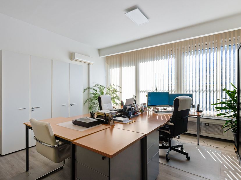 Bien professionnel à vendre
                    à 2000 Antwerpen