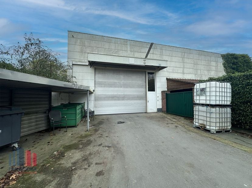 Bien professionnel à louer
                    à 8560 Wevelgem