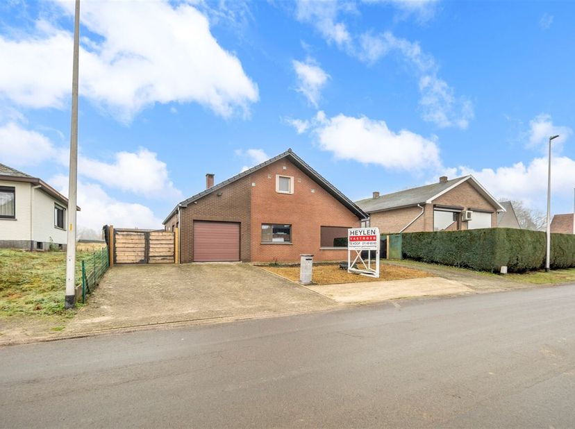 Instapklare gezinswoning met 4 slaapkamers&lt;br /&gt;
Ligging:  Deze woning bevindt zich in Heusden-Zolder een uitstekende en kindvriendelijke buurt. Hier