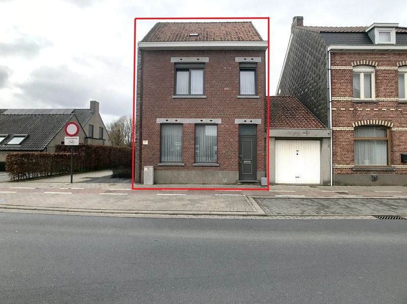 Cette maison familiale prête à emménager est située près du centre de Deerlijk et bénéficie d&#039;une très bonne connexion avec le Ringlaan et l&#039;E17.&lt;br /