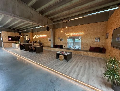                                         Bureaux à louer à Denderhoutem, € 1.350
