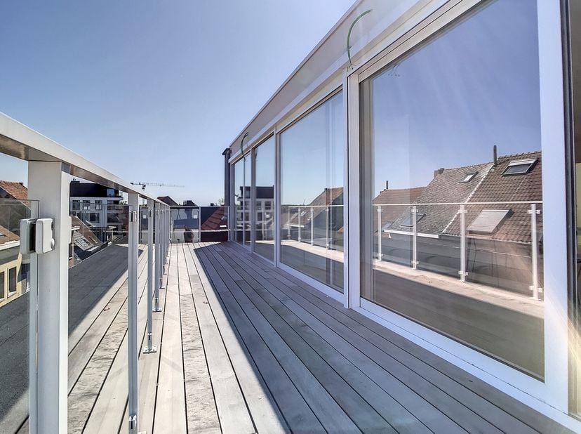 Appartement neuf unique avec terrasses au quatrième étage de la Hoogstraat à Boom à vendre.&lt;br /&gt;
Disposition:&lt;br /&gt;
- grand salon ouvert avec de gran