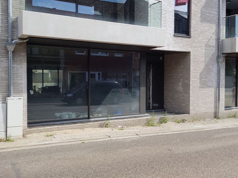 Bien professionnel à vendre
                    à 3545 Halen