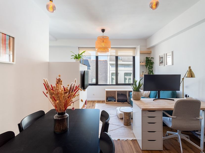 Compact &amp; Comfortabel Wonen in Antwerpen-Noord&lt;br /&gt;
Gelegen in een levendige wijk van Antwerpen waar culturen samenkomen en koffiebars de stoep parfu