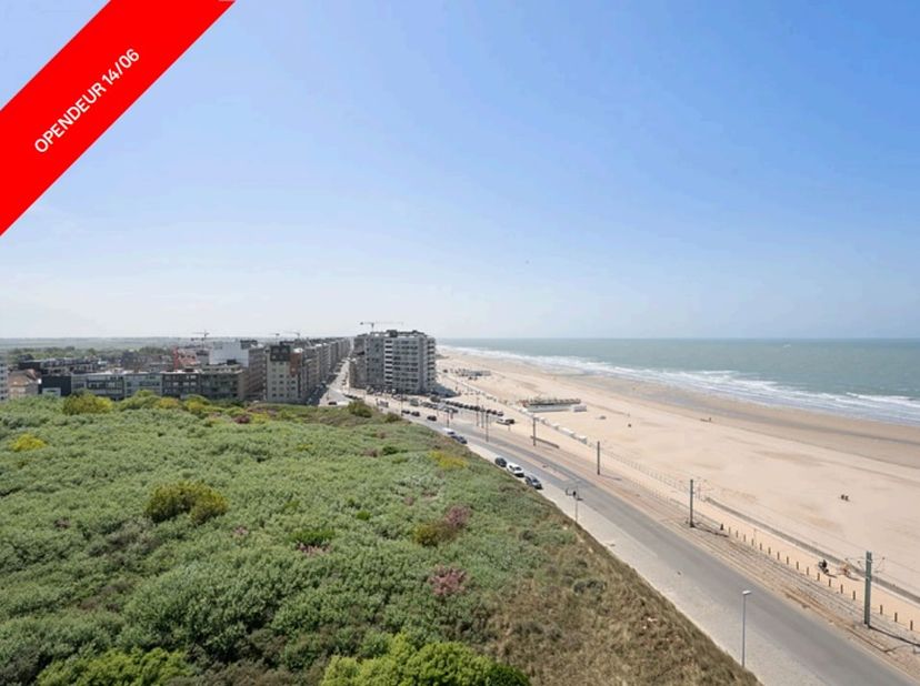 OPENDEUR ZATERDAG 14/06 - 14u tot 16u&lt;br /&gt;
Uitzonderlijk penthouse op de 9de en 10de verdieping, bestaande uit een duplex met 3 slaapkamers én een st