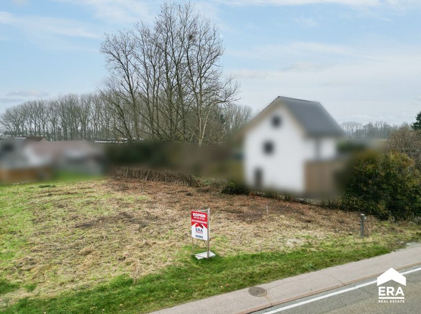Bouwgrond van 6are 24ca voor open bebouwing op goede locatie in Schulen, Herk-de-Stad. Deze mooie bouwgrond voor open bebouwing heeft een straatbreedt