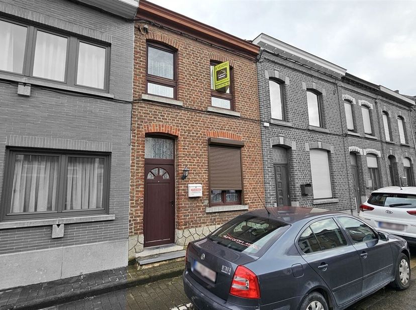SOUS OPTION - PLUS DE VISITE - Prix: Offre à partir de 90.000 euros, frais d&#039;agence non inclus et à charge de l&#039;acquéreur.&lt;br /&gt;
Maison à rénover comp