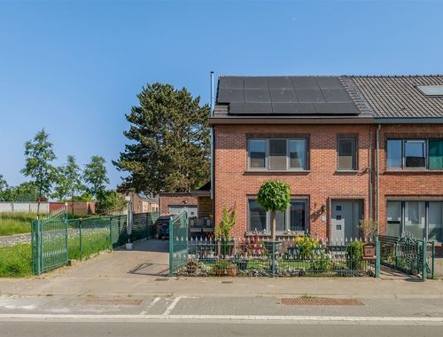                                         Maison unifamiliale à vendre à Bazel, € 345.000
