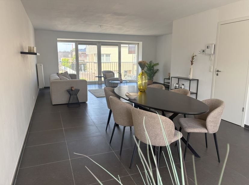 Bekijk de video: https://youtu.be/QFMamFcdqVA &lt;br /&gt;
&lt;br /&gt;
Rechtstreeks van eigenaar: zeer ruime woning met EPC A.&lt;br /&gt;
&lt;br /&gt;
We bieden wij u deze