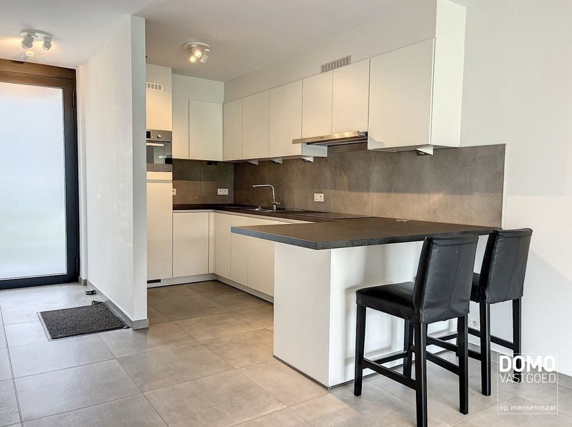 Dit moderne appartement, bouwjaar 2020, in Diepenbeek biedt comfortabel wonen aan. Het appartement is voorzien van alle moderne gemakken en is in uits