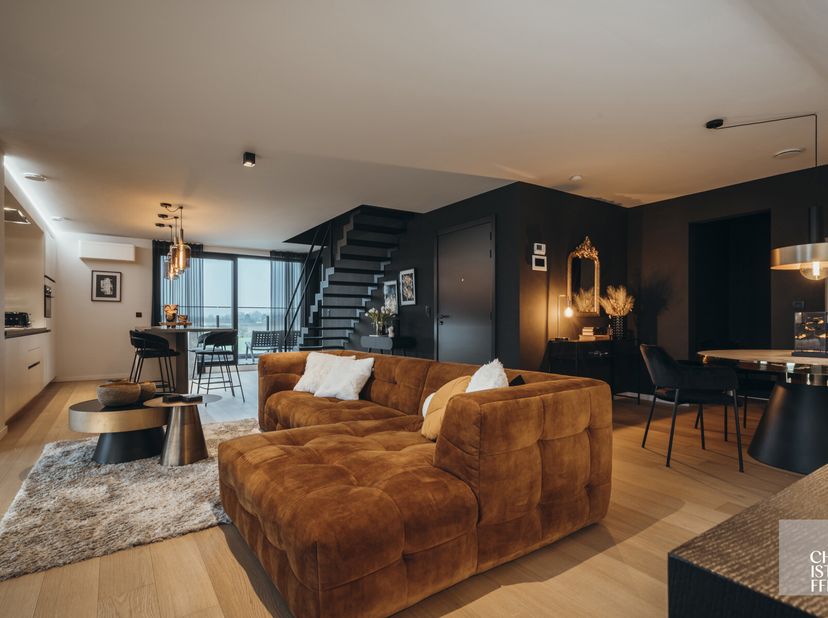 Exclusief penthouse (145 m²) met 3 slaapkamers, zuidelijk terras en landelijk uitzicht!&lt;br /&gt;
Dit hoogwaardig afgewerkte penthouse bevindt zich in een