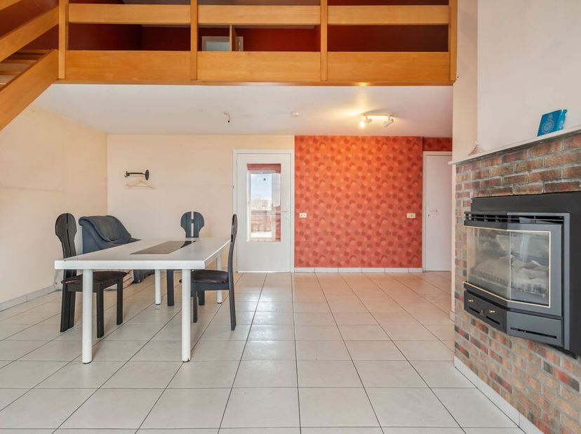 Le moyen le plus rapide pour visiter cet appartement? Demandez votre visite via le bouton rouge de notre site Web (www.dewaele.com) et vous serez cont