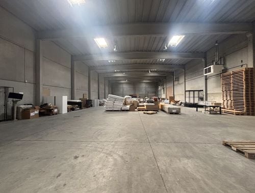                                         Entrepôt sans bureau à louer à Zulte, € 10.500
