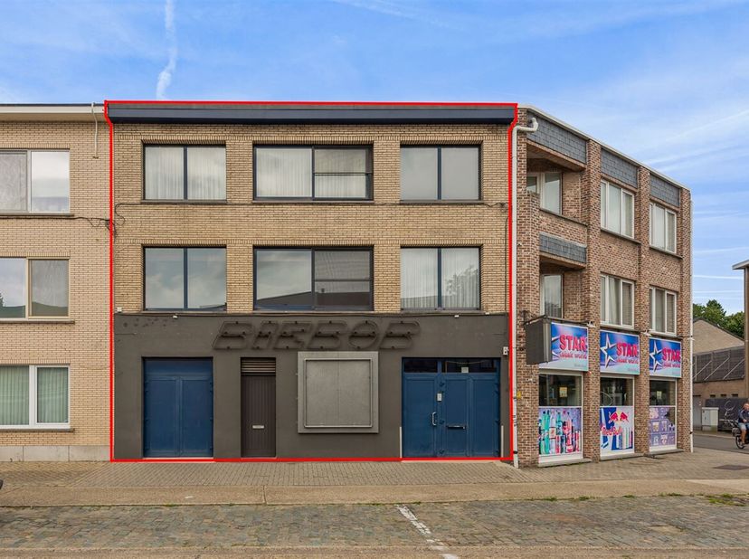 Bien professionnel à vendre
                    à 2350 Vosselaar