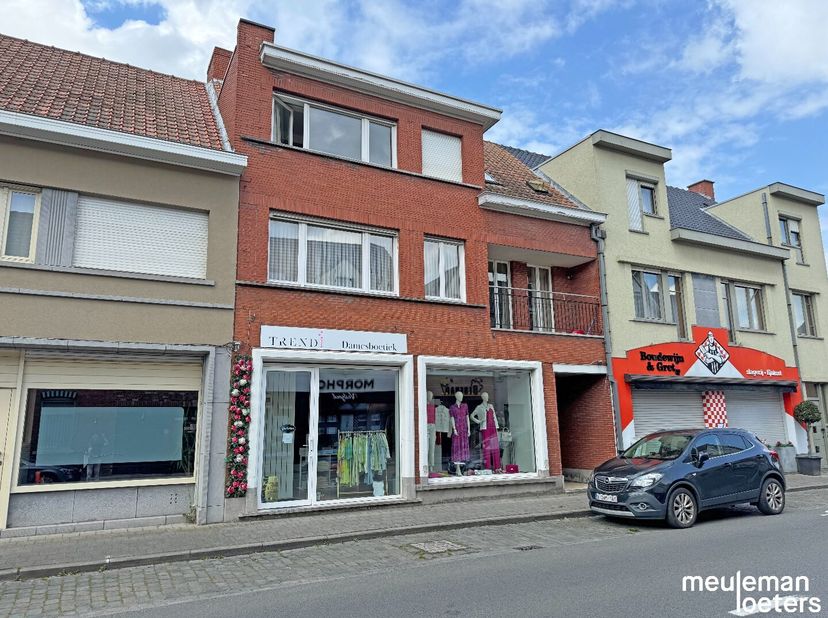 In het centrum van Ruddervoorde is deze kleinschalige residentie gelegen met op wandelafstand verschillende winkels, diensten en openbaar vervoer. Het