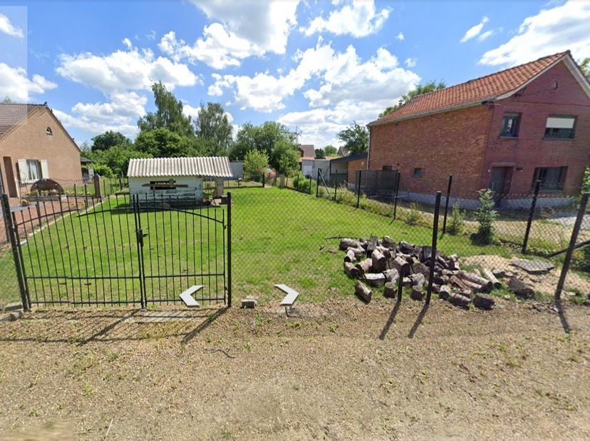 Terrain à vendre
                    à 3440 Budingen