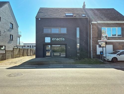                                         Bureaux à louer à Zelzate, € 750

