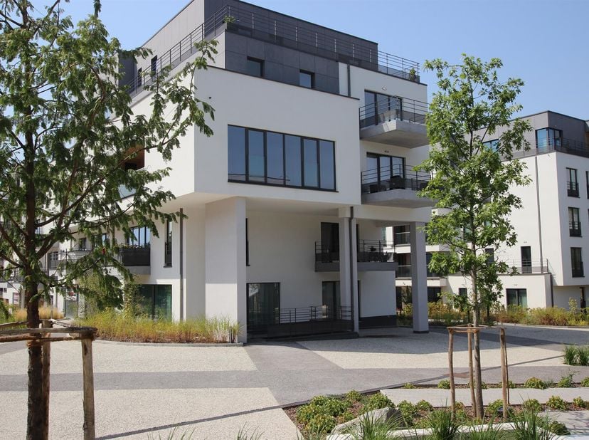 JAMBES, en bord de Meuse et à deux pas des facilités, superbe APPARTEMENT (3ch/2sdb) dans la résidence Les Terrasses de l&#039;Ecluse. Il se compose d&#039;un s