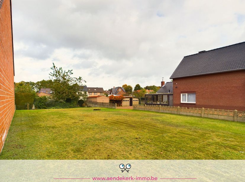 Terrain à vendre
                    à 3680 Neeroeteren